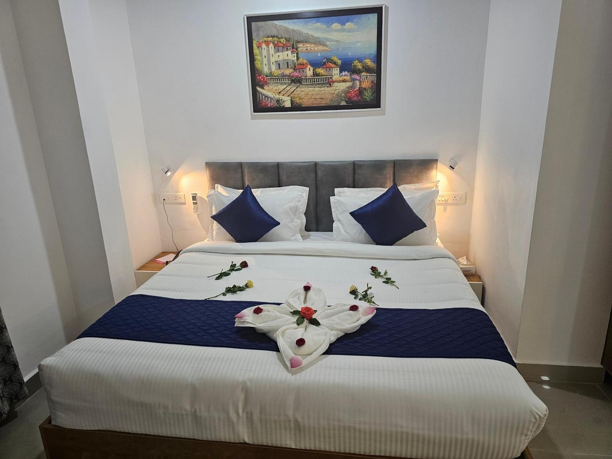 Pearl Residency Hotel Ayoor Buitenkant foto