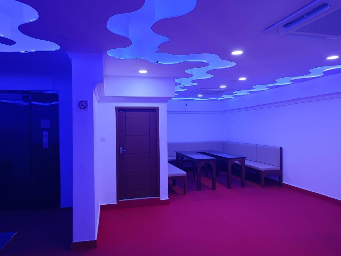 Pearl Residency Hotel Ayoor Buitenkant foto